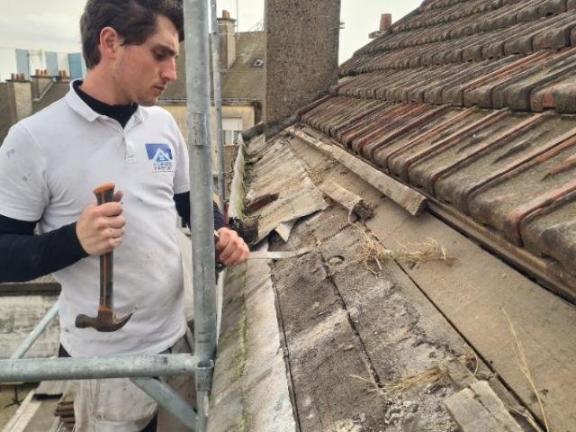 Rénovation gouttière nantaise sur tuile à saint-nazaire quartier méan-penhoet